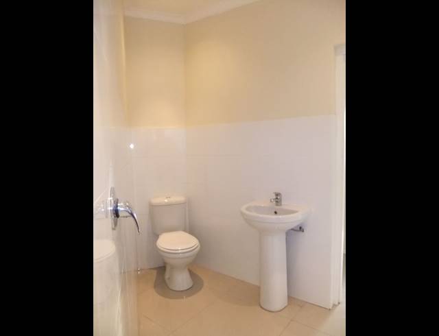 2 bed property to rent in OBSERVATORY